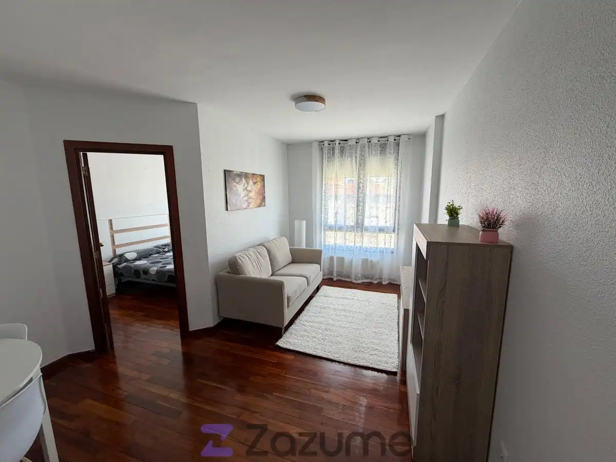 Living room of Flat for rent in Santander  with Heating, Parquet flooring and Storage room