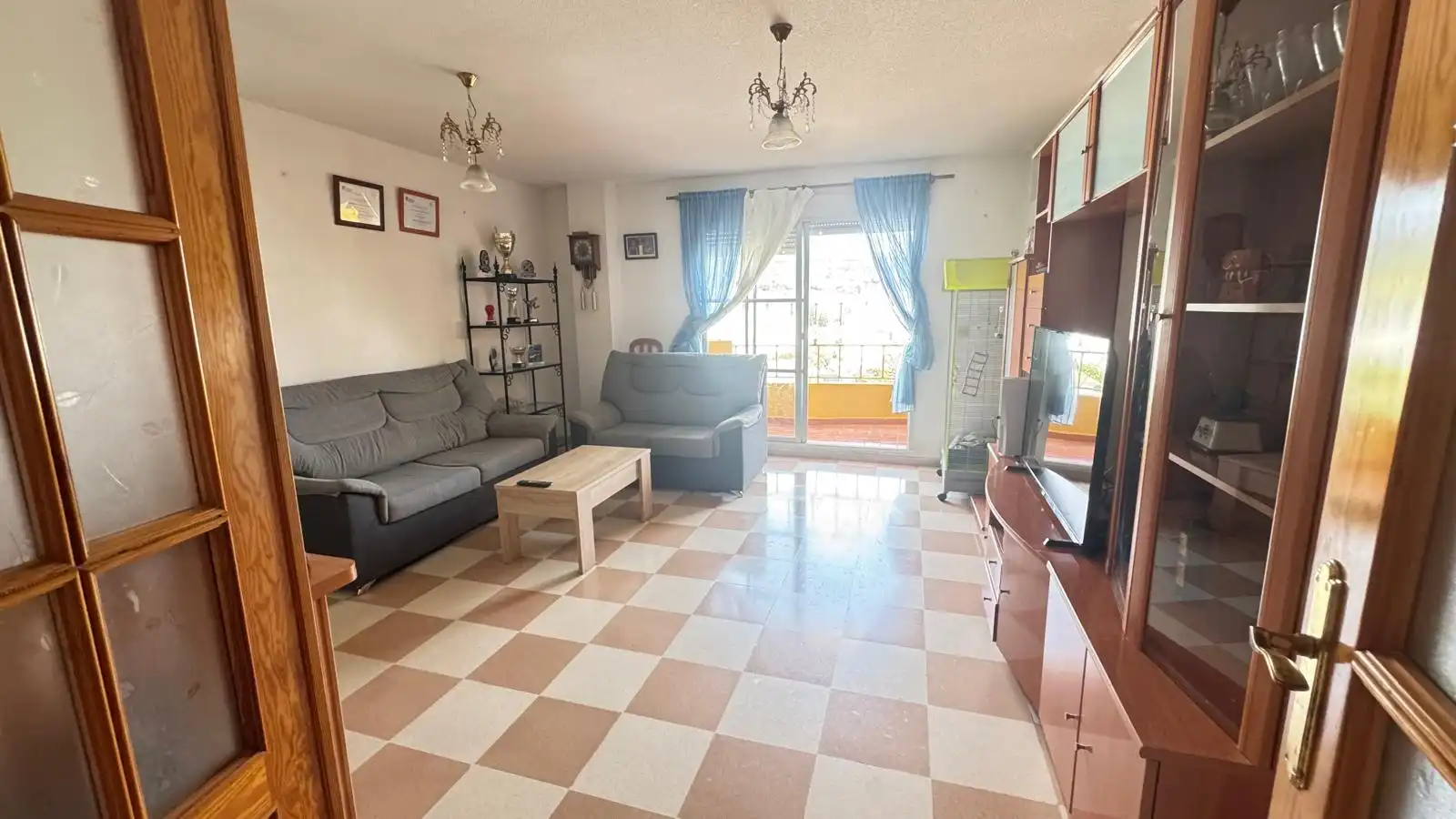 Sala d'estar de Pis en venda en Estepona amb Terrassa, Forn i Microones