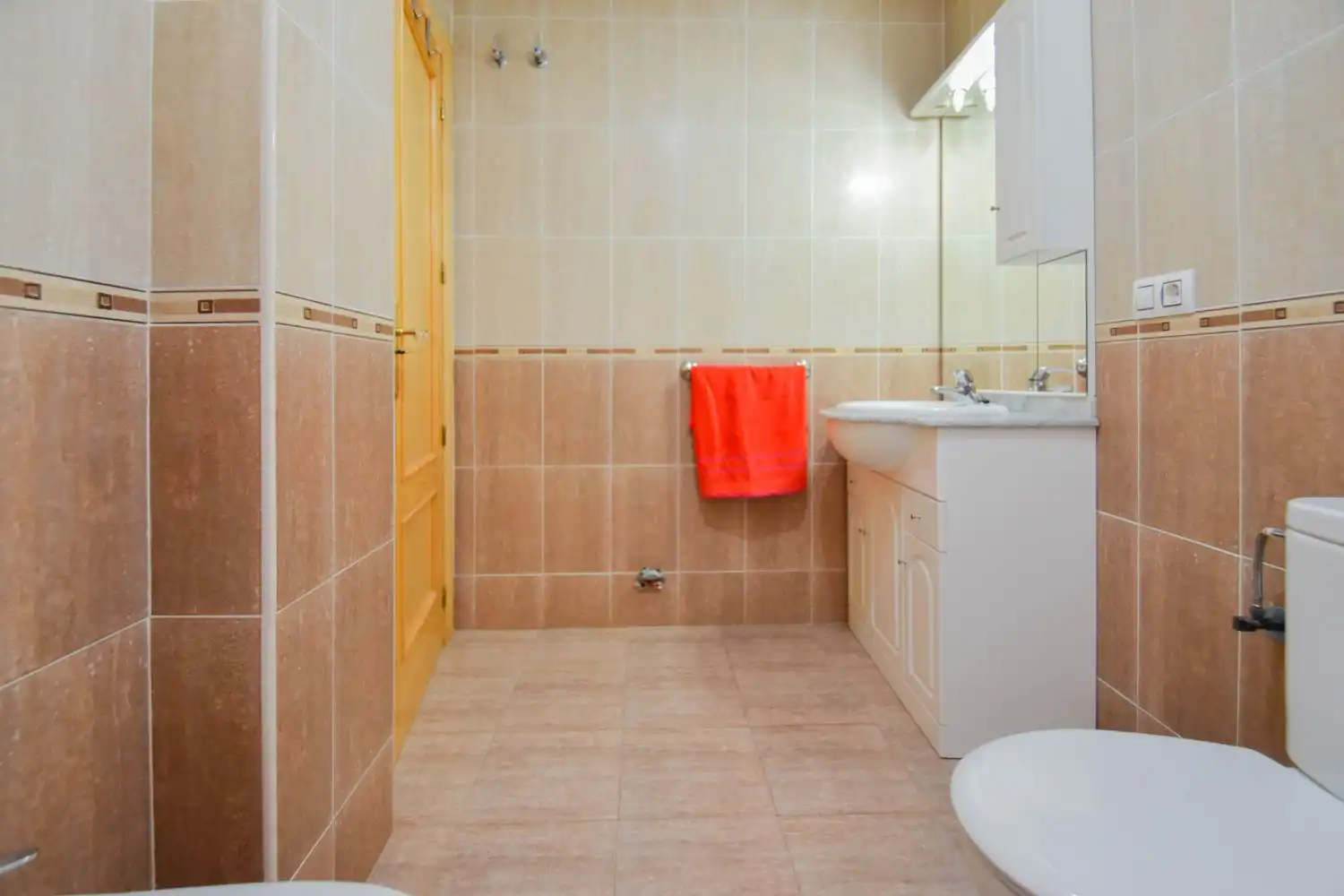 Baño de Piso en venta en Las Gabias con Aire acondicionado