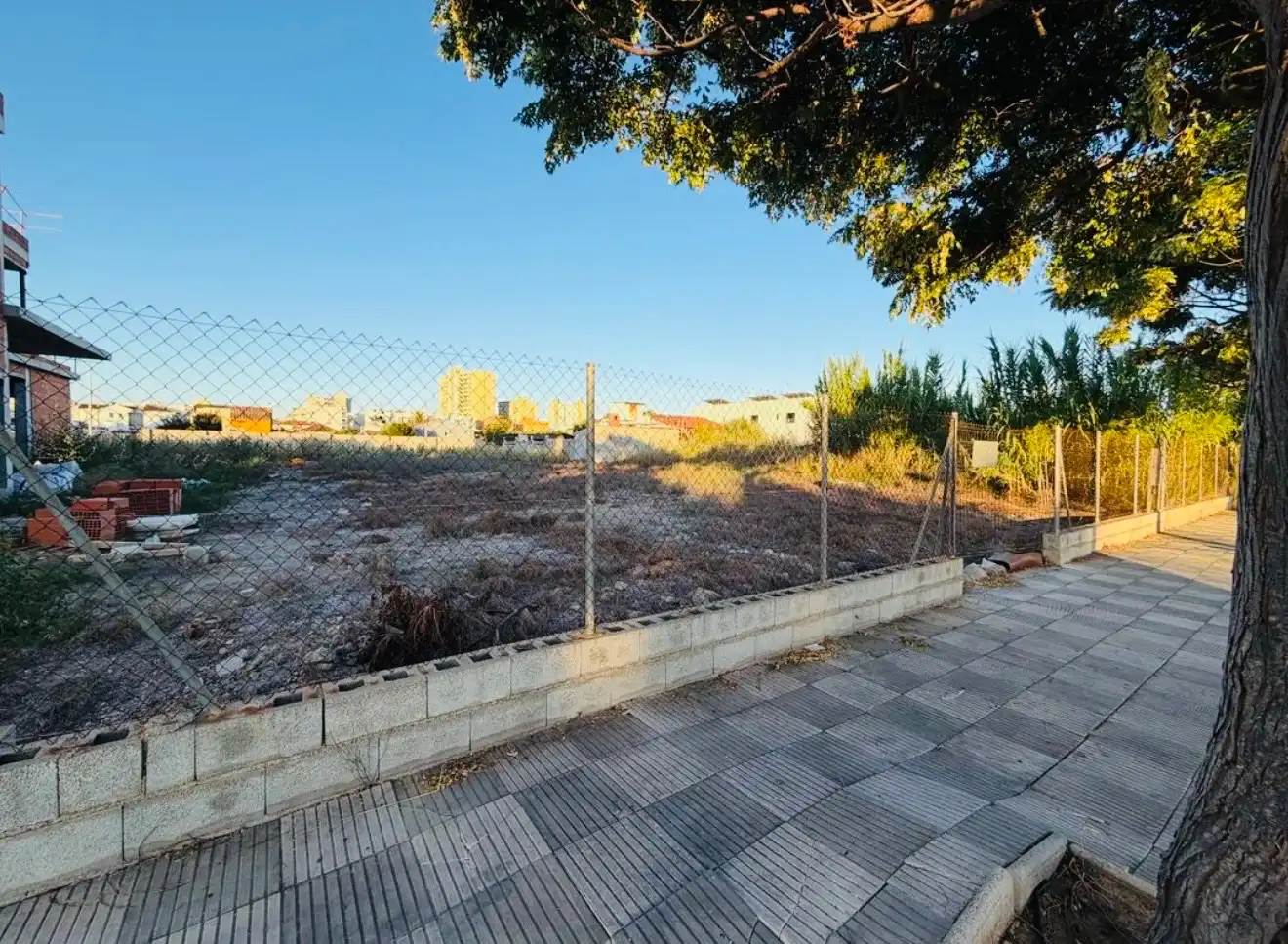 Terreno industrial en venta en Bellreguard