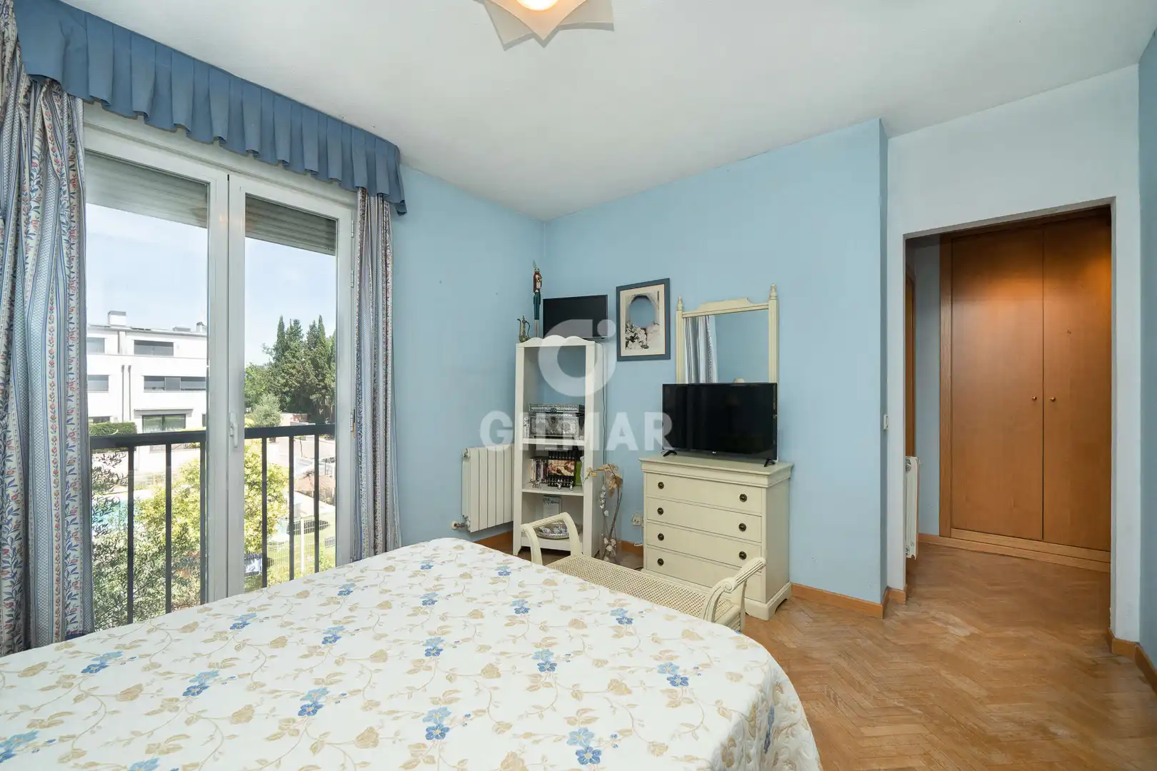 Bedroom of Detached homes for sale in Madrid  with Heating, Private garden and Swimming Pool