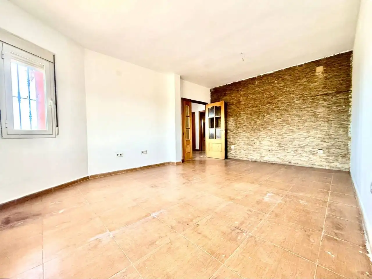 Sala de estar de Casa adosada en venta en Miguel Esteban con Alarma y Piscina comunitaria