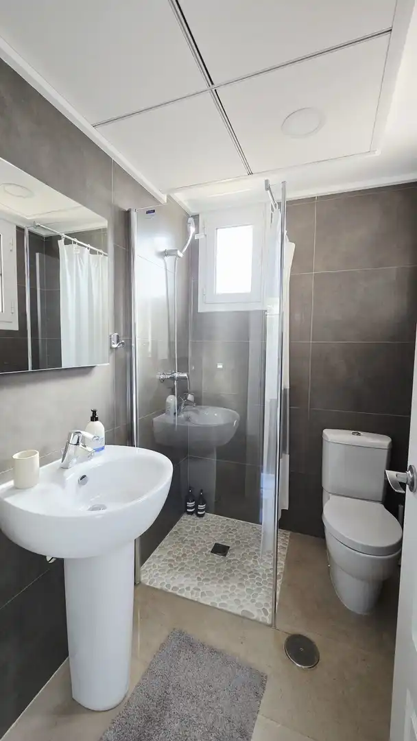 Bany de Casa o xalet en venda en Finestrat amb Aire condicionat, Jardí privat i Traster