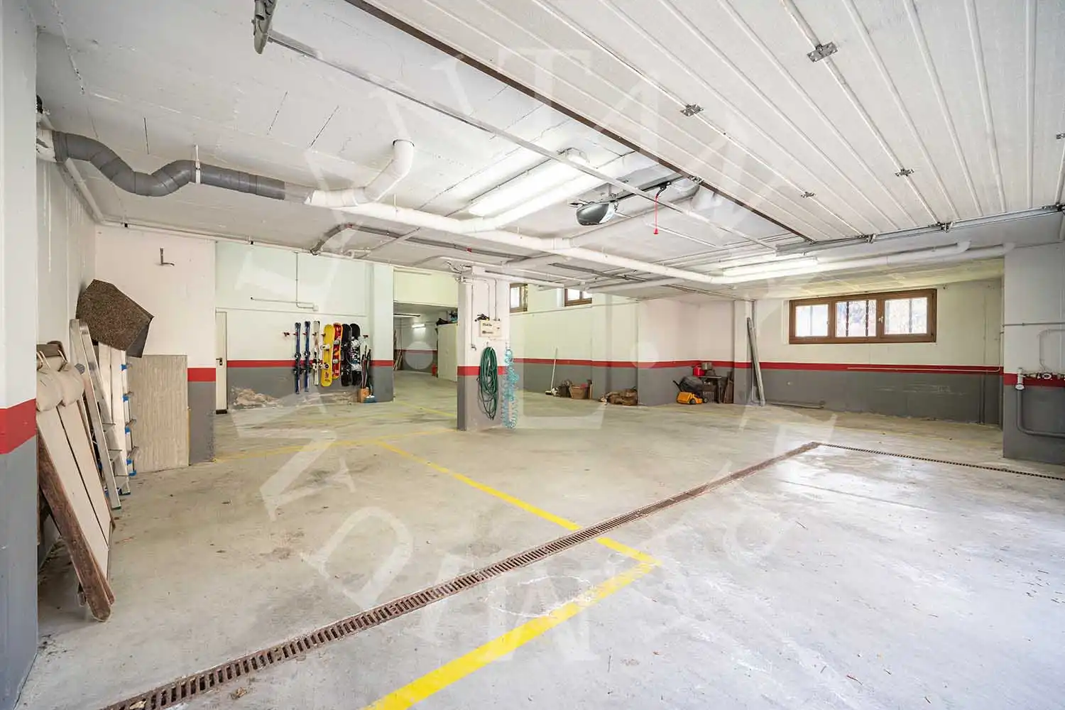Parking de Casa adosada en venta en Naut Aran con Calefacción, Jardín privado y Parquet