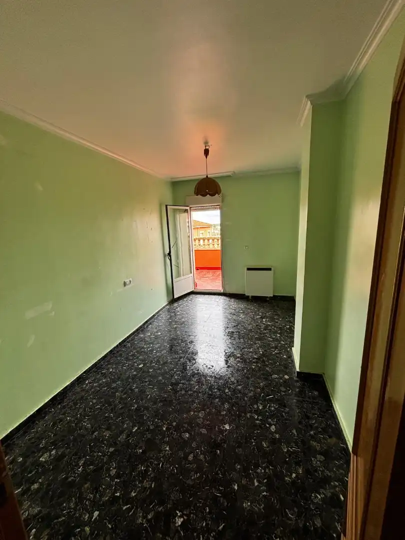 Wohnung zum Verkauf in Quintanar del Rey mit Klimaanlage, Heizung und Terrasse