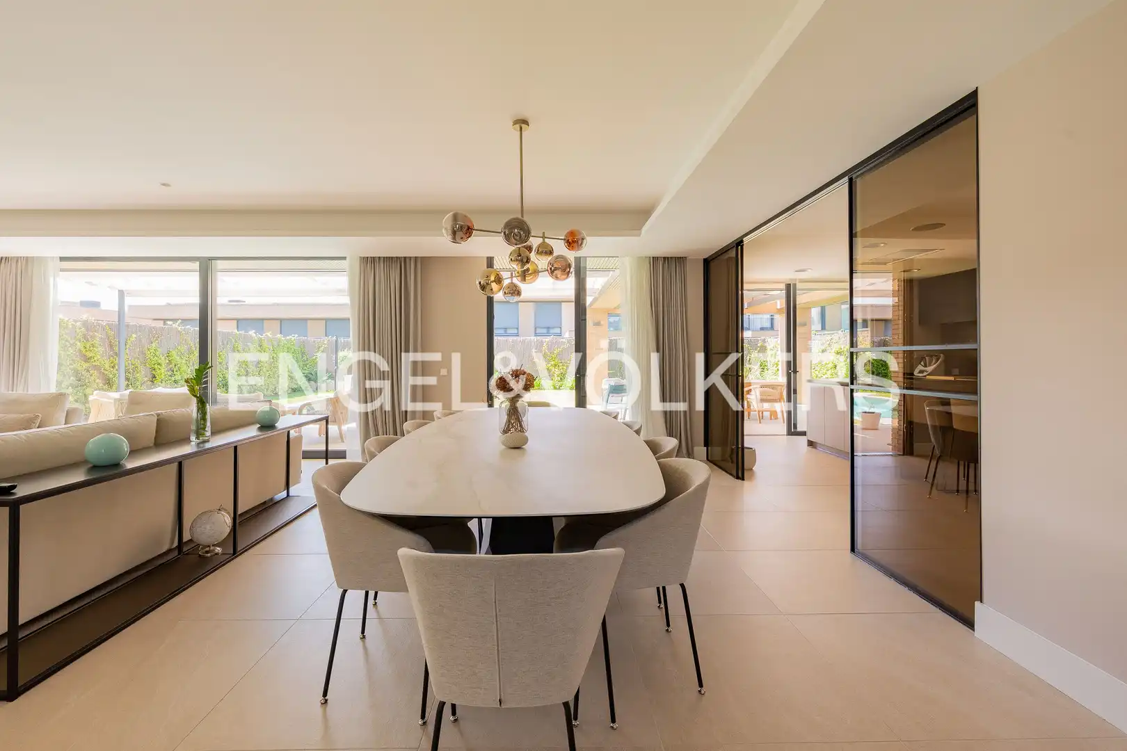 Comedor de Casa o chalet en venta en Las Rozas de Madrid con Aire acondicionado, Calefacción y Jardín privado