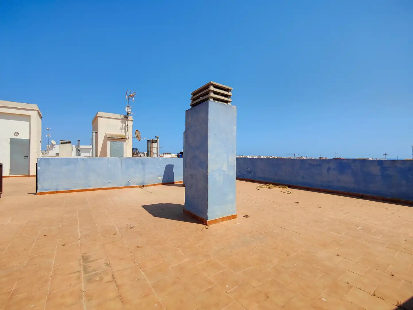 Terrasse von Dachboden zur Miete in Torrevieja mit Terrasse, Möbliert und Ofen