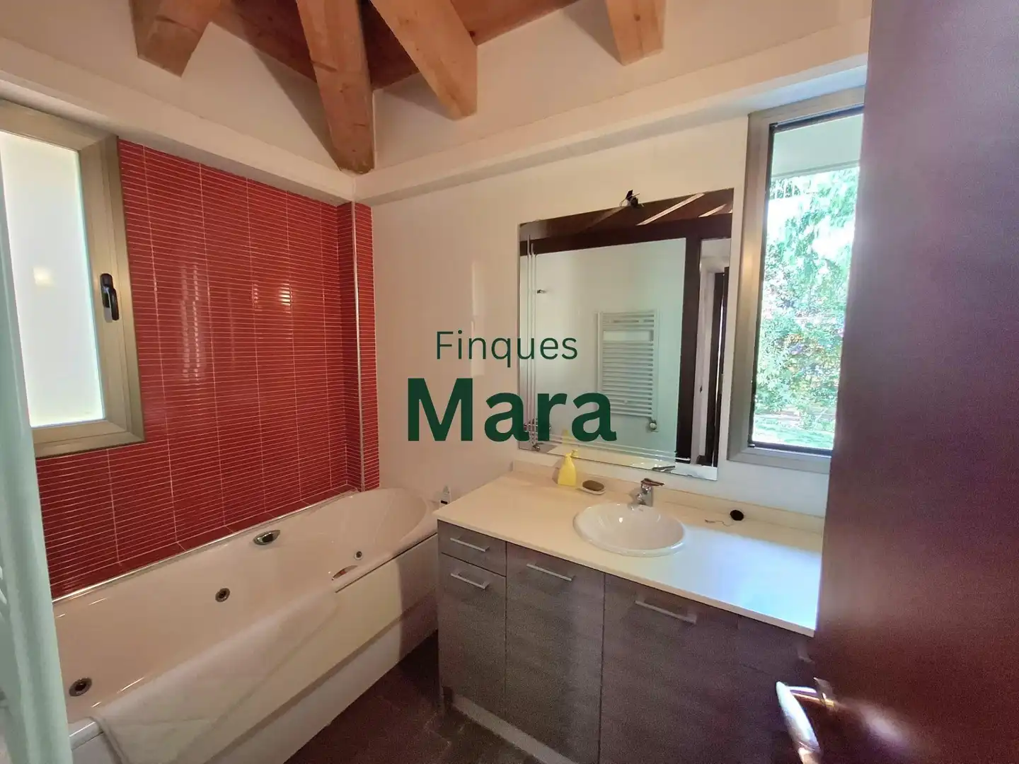Baño de Casa o chalet en venta en Sant Boi de Llobregat con Aire acondicionado, Calefacción y Jardín privado