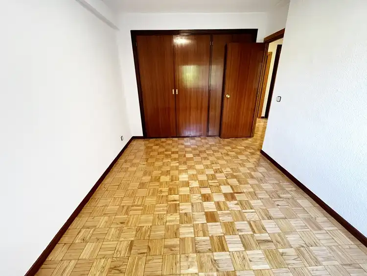 Bedroom of Flat for rent in Madrid  with Air Conditioner, Heating and Parquet flooring