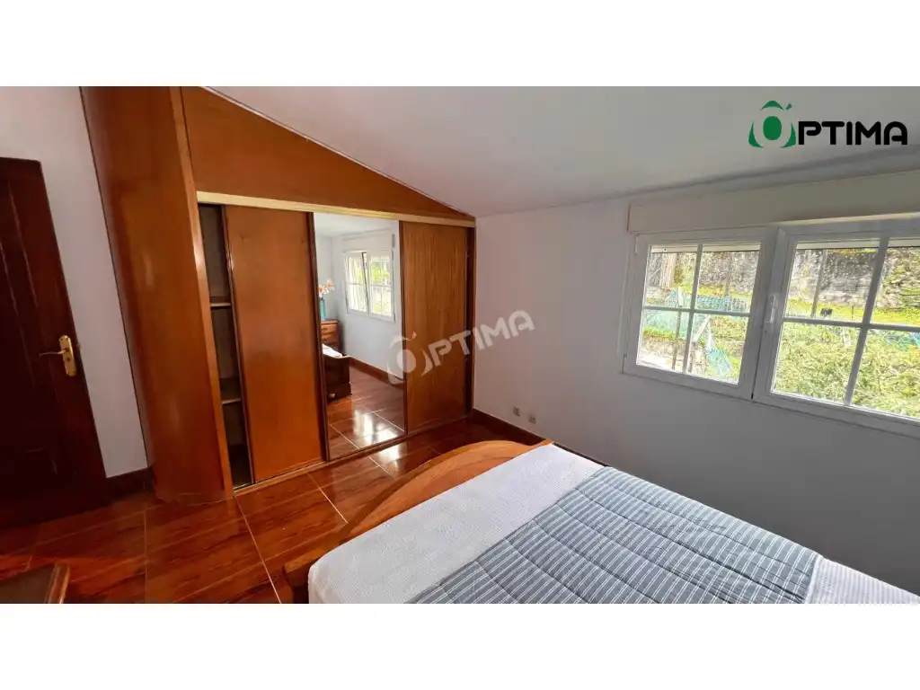Schlafzimmer von Dachboden zum Verkauf in Muros