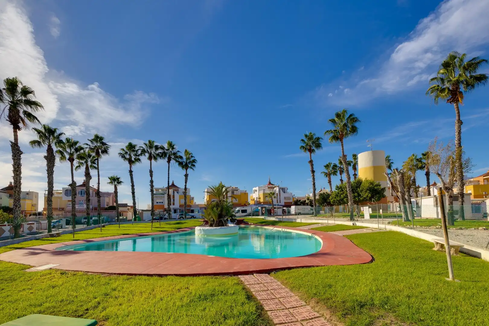 Piscina de Casa o chalet en venta en Torrevieja con Jardín privado, Terraza y Trastero