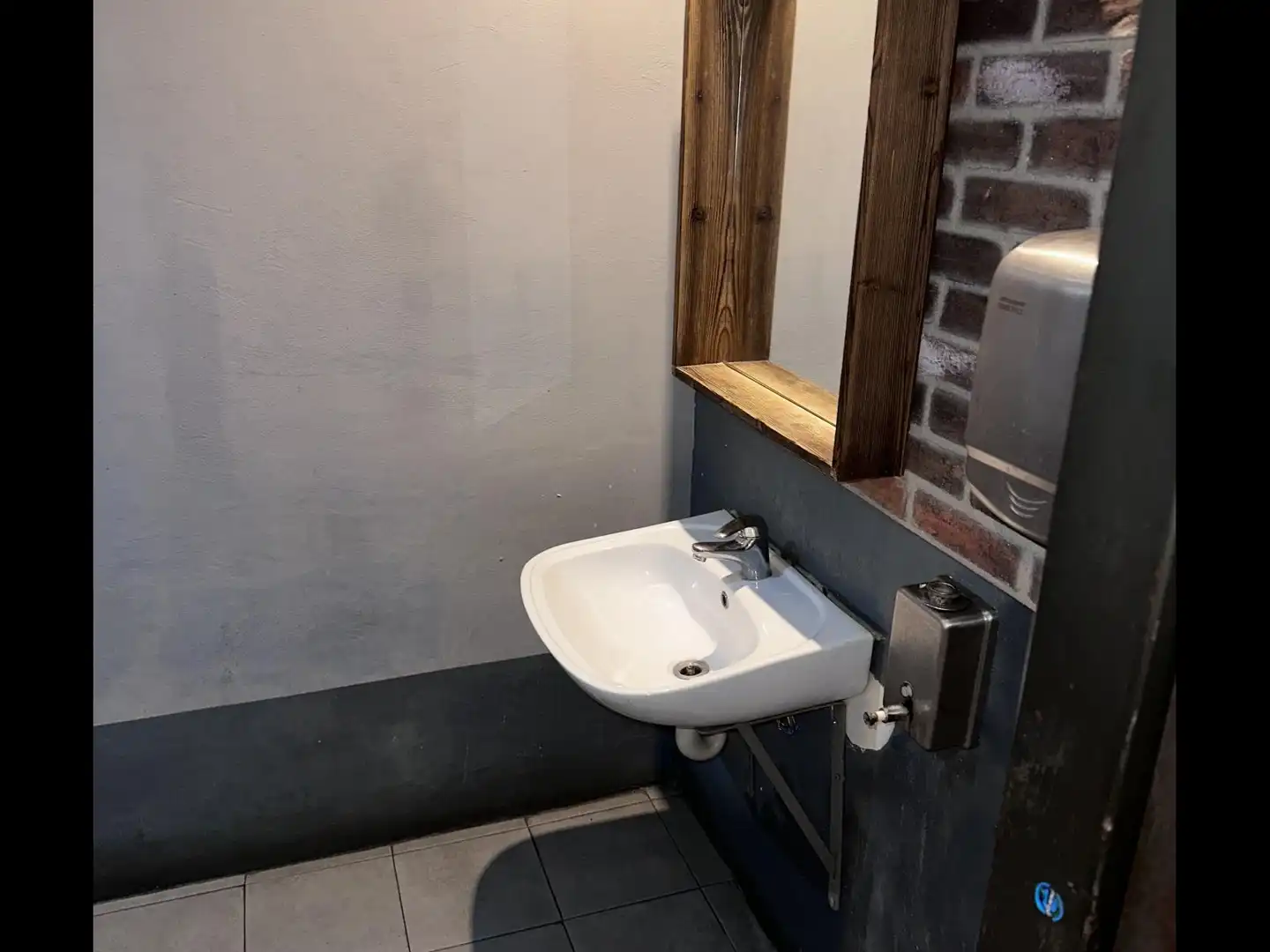 Business premises for transfer in Sants - Montjuïc, imagen 12