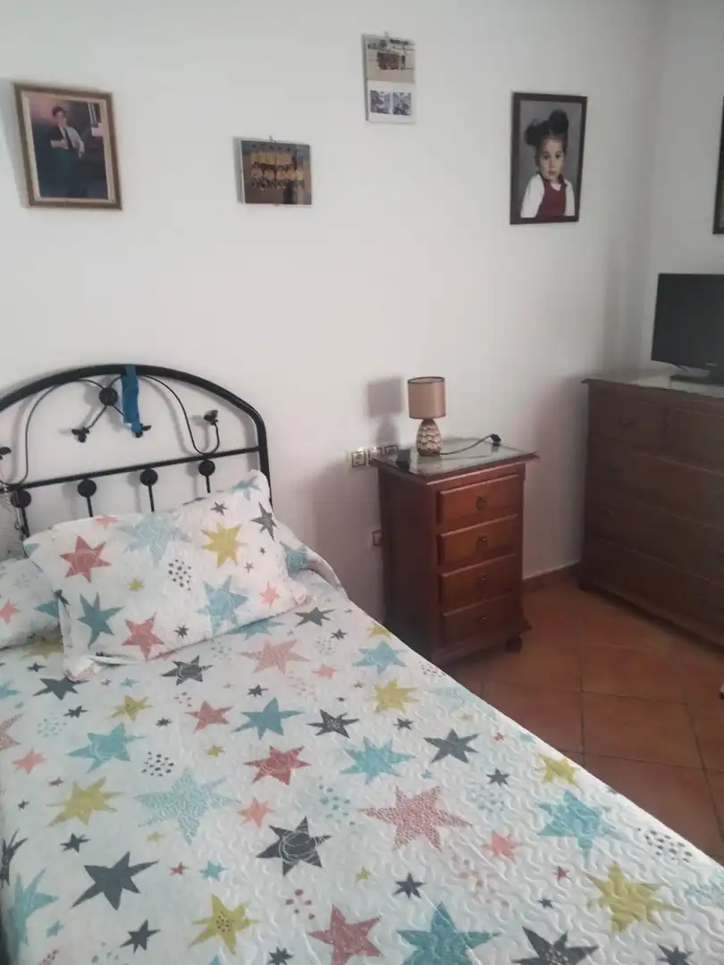 Habitación de Casa o chalet en venta en Chiclana de la Frontera con Aire acondicionado, Jardín privado y Trastero