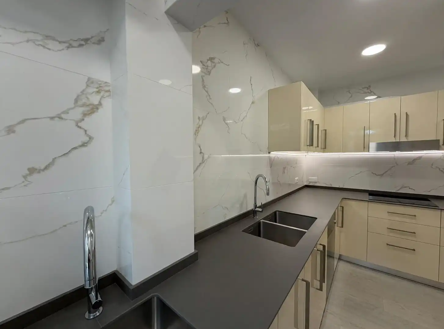 Cocina de Apartamento en venta en El Vendrell con Aire acondicionado, Calefacción y Amueblado