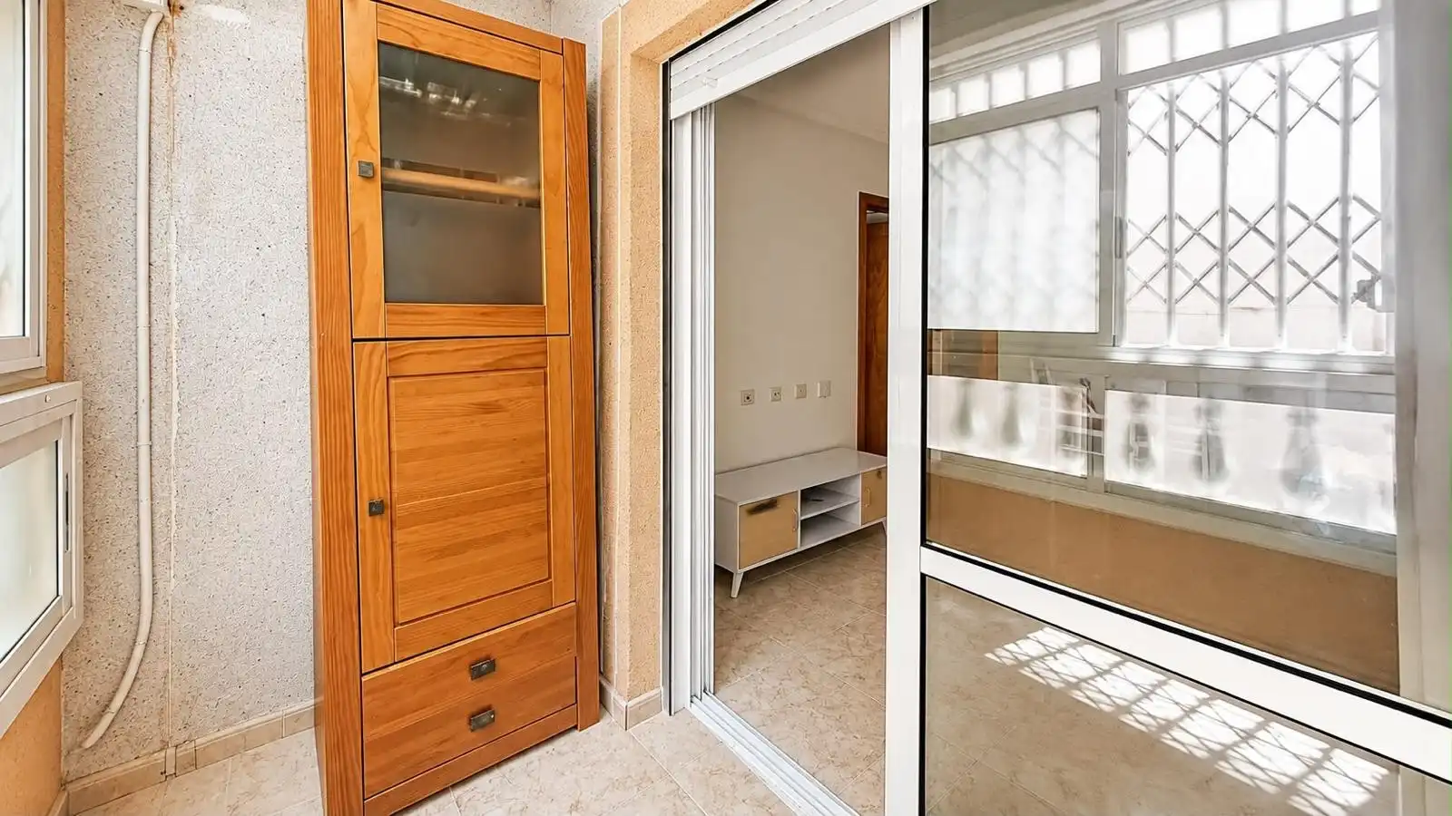 Ground floor for rent in El Molino