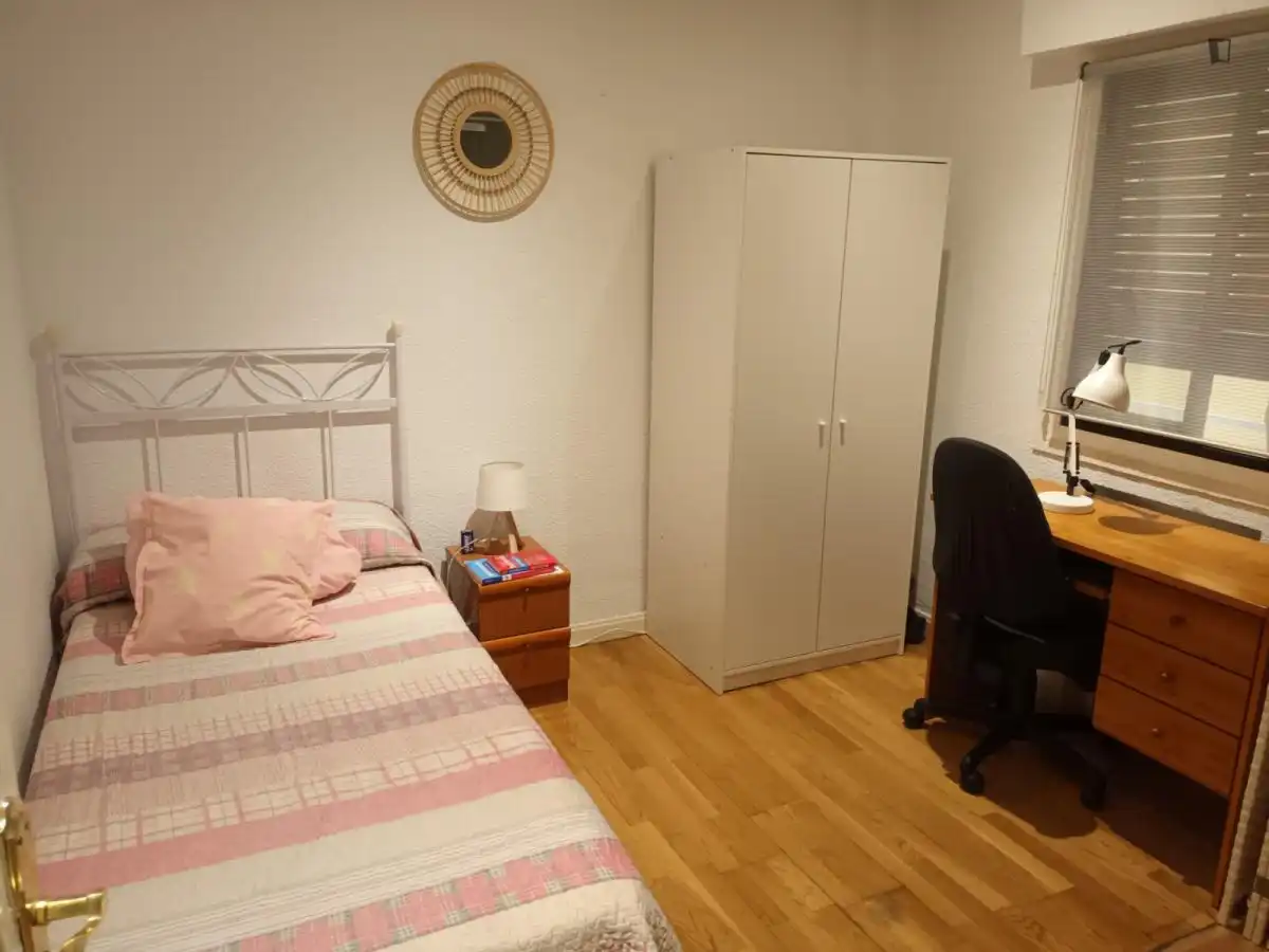 Room in Ciudad Jardín