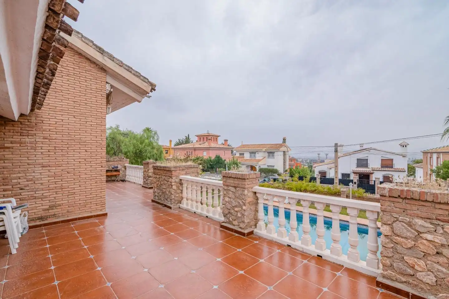 Vista exterior de Casa o xalet en venda en La Zubia amb Calefacció, Jardí privat i Terrassa