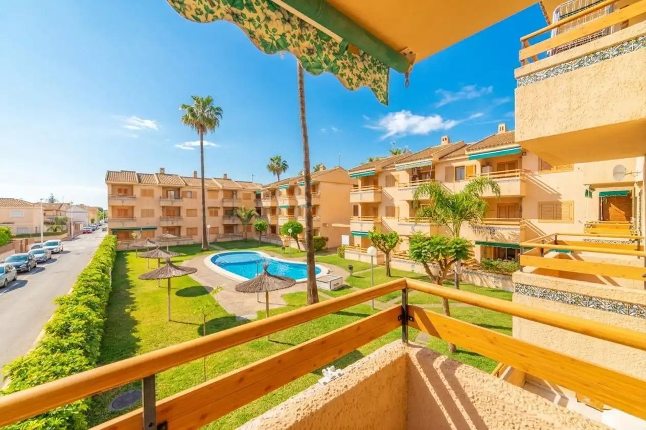 Außenansicht von Wohnungen zum Verkauf in San Javier mit Klimaanlage, Privatgarten und Terrasse