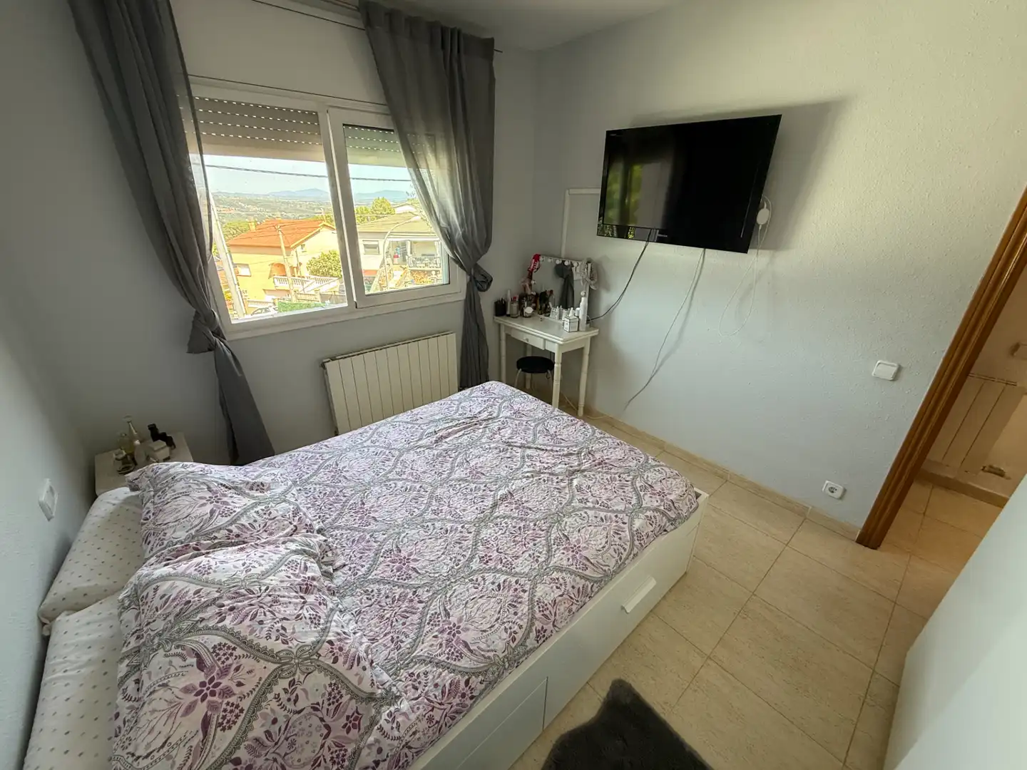 Schlafzimmer von Haus oder Chalet zum Verkauf in Bigues i Riells del Fai mit Klimaanlage, Privatgarten und Schwimmbad