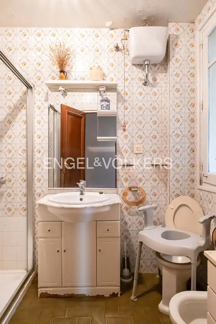 Bathroom of Flat for sale in Madrid  with Heating, Terrace and Balcony