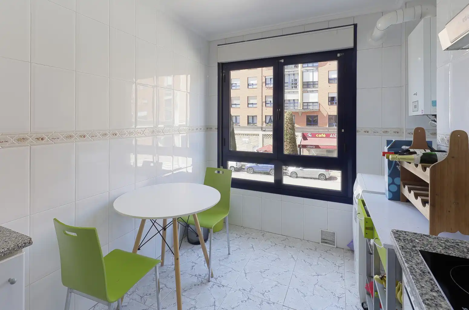 Habitación de Piso en venta en Oviedo  con Calefacción y Trastero
