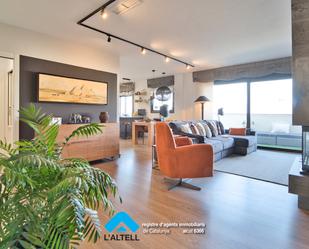 Sala d'estar de Pis en venda en L'Ametlla del Vallès amb Aire condicionat, Terrassa i Piscina