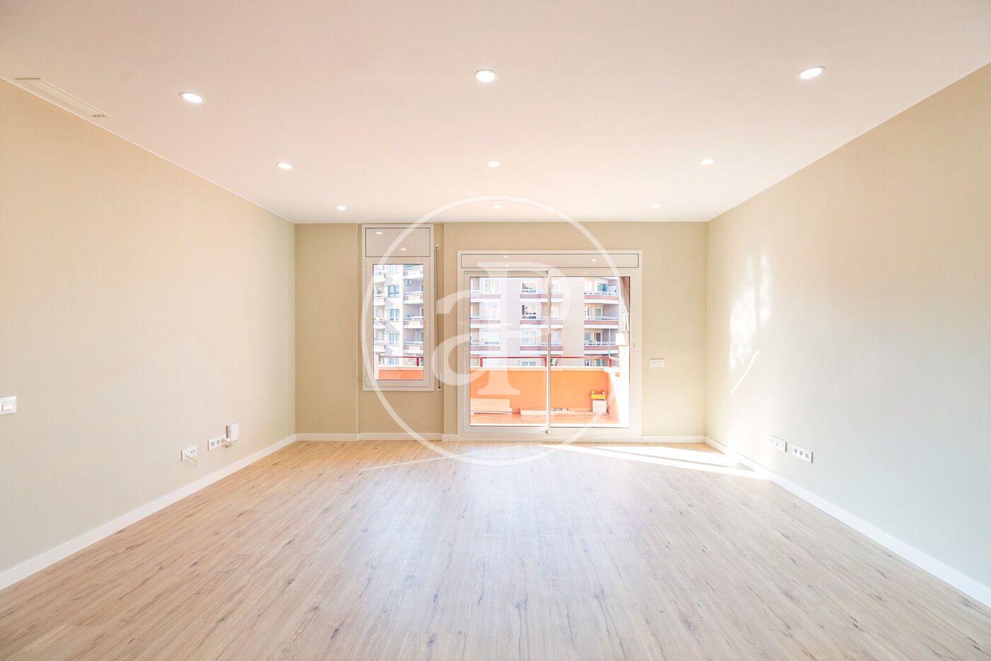 Vista exterior de Pis en venda en  Barcelona Capital amb Aire condicionat, Calefacció i Balcó