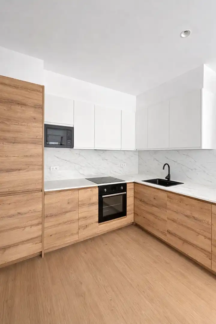 Kitchen of Flat for sale in Terrassa  with Heating and Oven