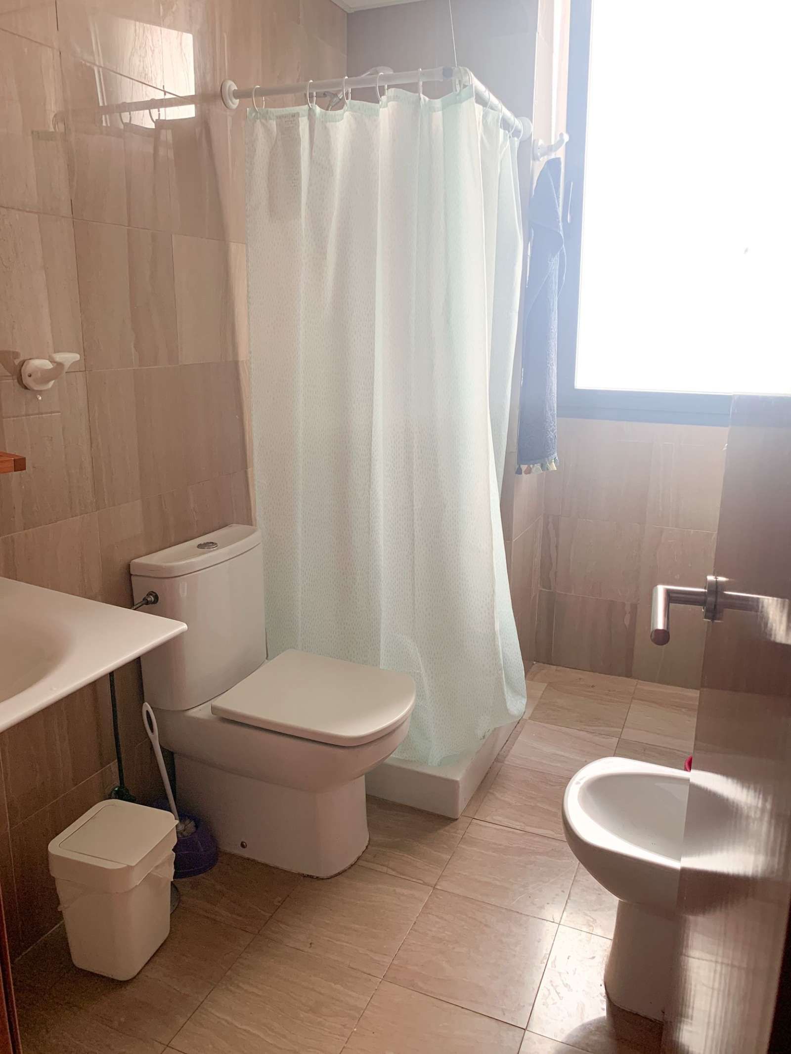 Bany de Estudi per a compartir en  Granada Capital amb Aire condicionat i Terrassa