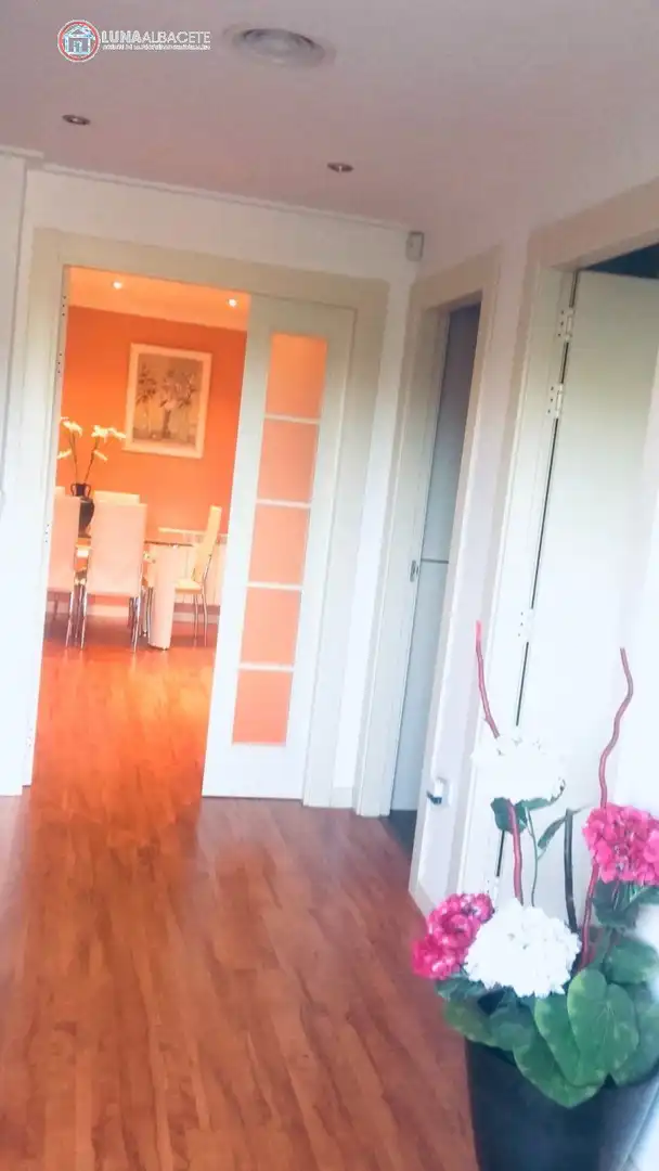 Einfamilien-Reihenhaus zur Miete in Albacete mit Heizung und Terrasse