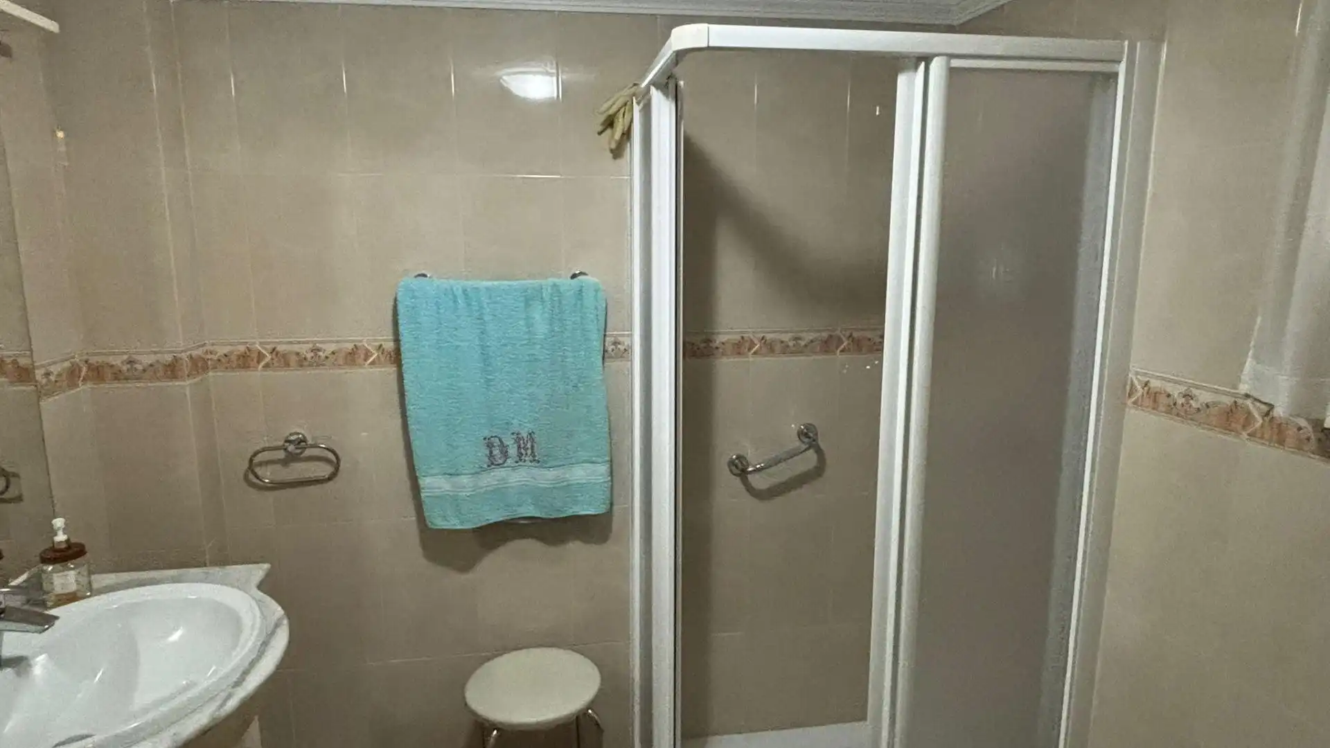 Bathroom of Houses for sale in Sevilla  with Air Conditioner, Terrace and Furnished