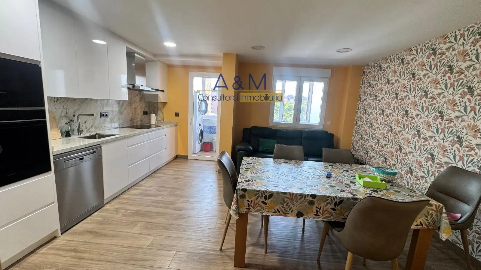 Cocina de Piso de alquiler en Valladolid con Calefacción, Terraza y Trastero