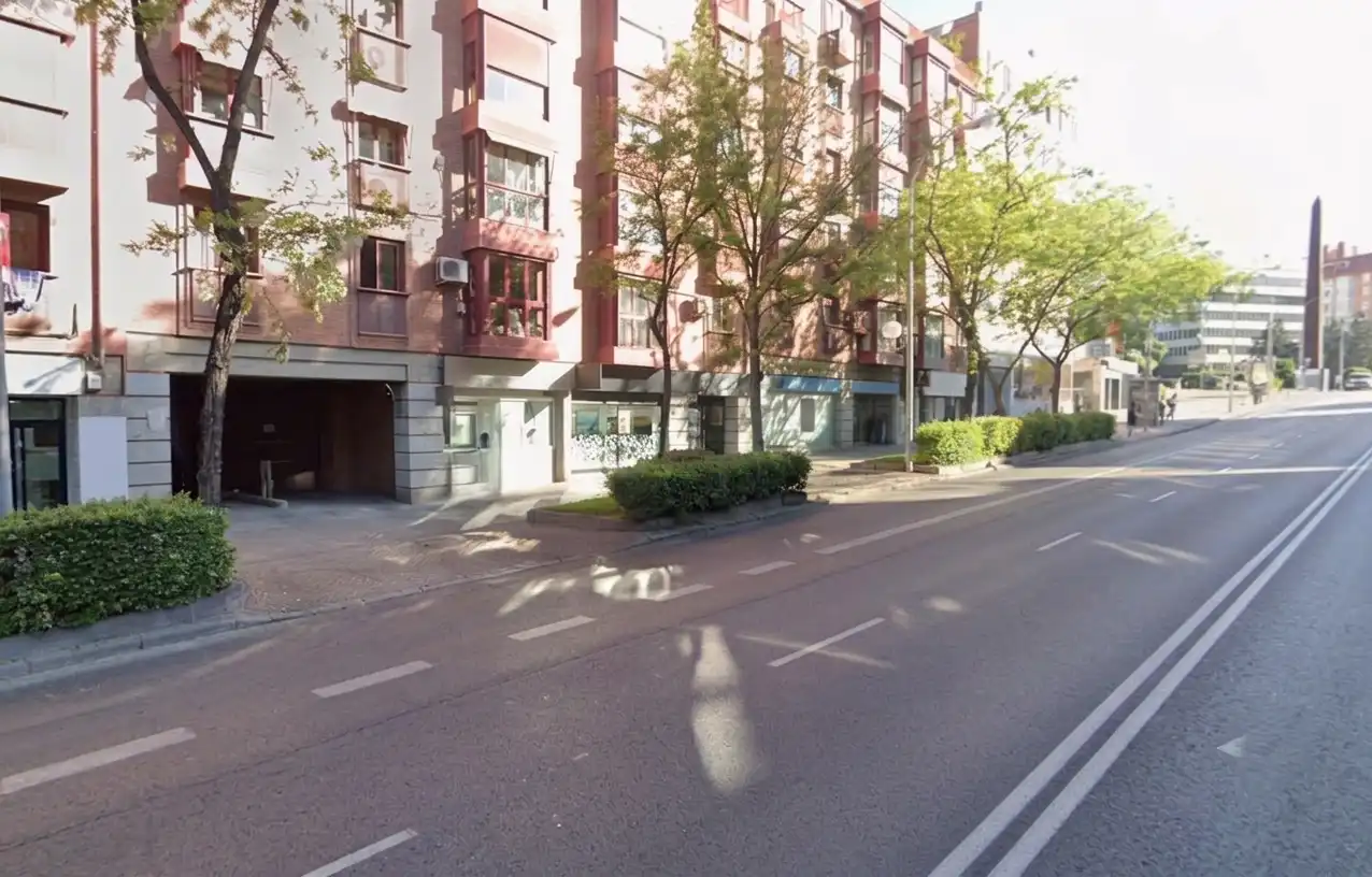Vista exterior de Garatge en venda en Madrid amb Alarma
