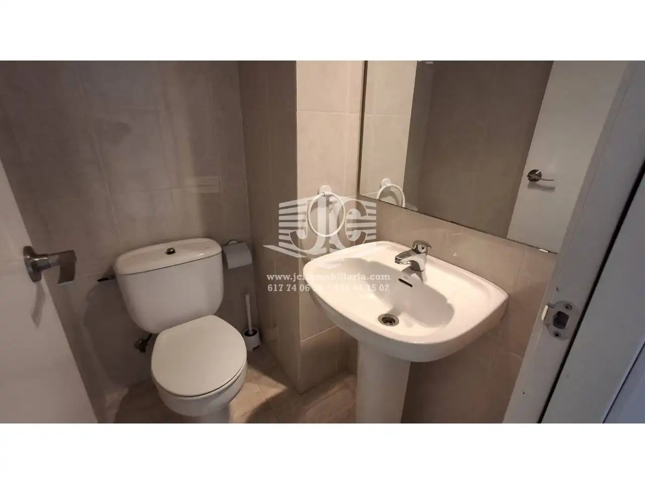 Bathroom of Flat for rent in Tortosa  with Air Conditioner, Terrace and Community pool