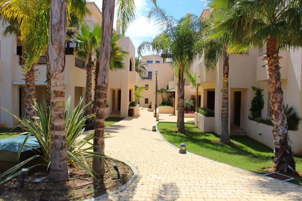 Vista exterior de Apartament en venda en Marbella amb Aire condicionat, Calefacció i Terrassa