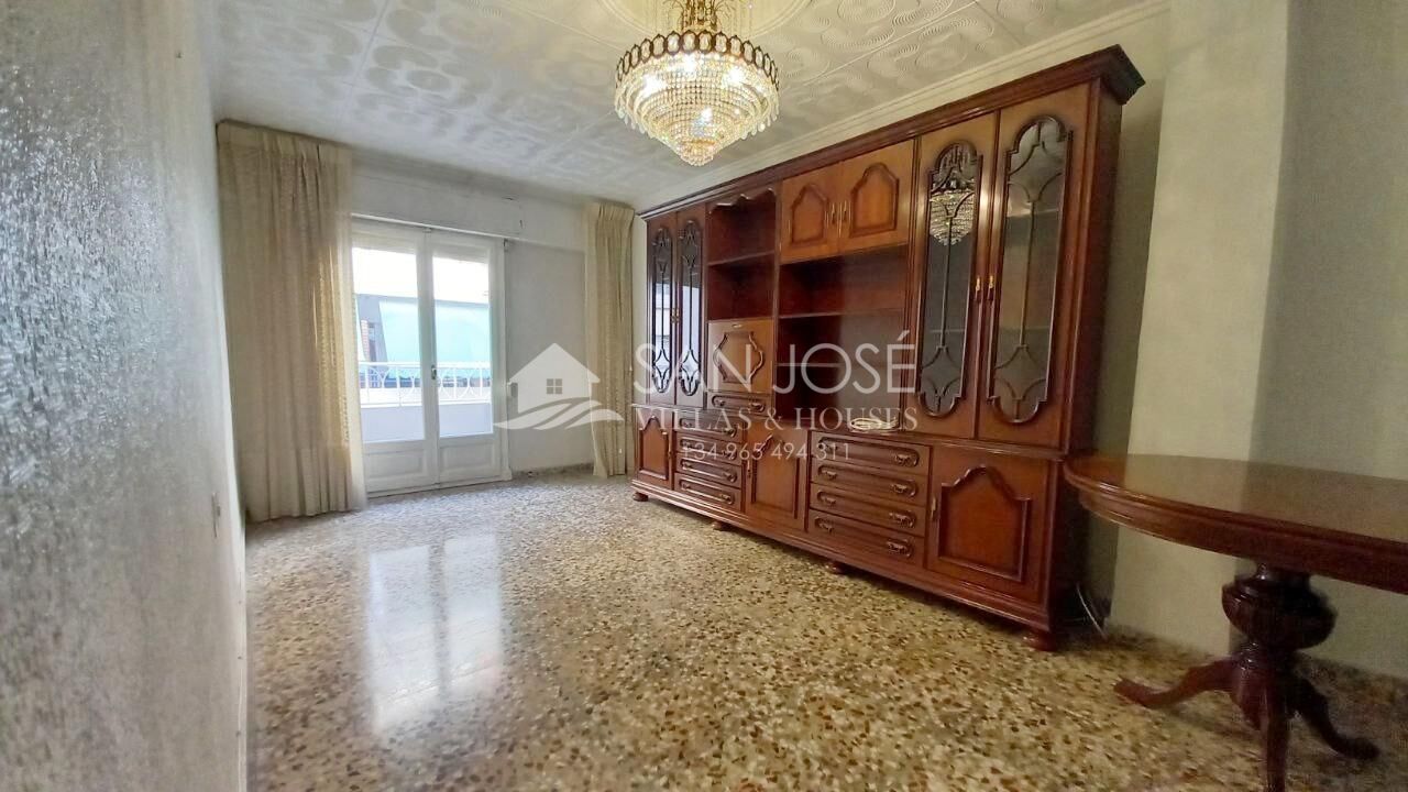 Living room of Flat for sale in Elda  with Air Conditioner, Heating and Balcony