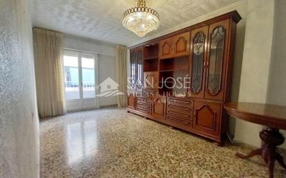 Living room of Flat for sale in Elda  with Air Conditioner, Heating and Balcony