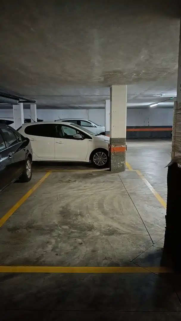 Garage for rent in El Cabanyal - El Canyamelar