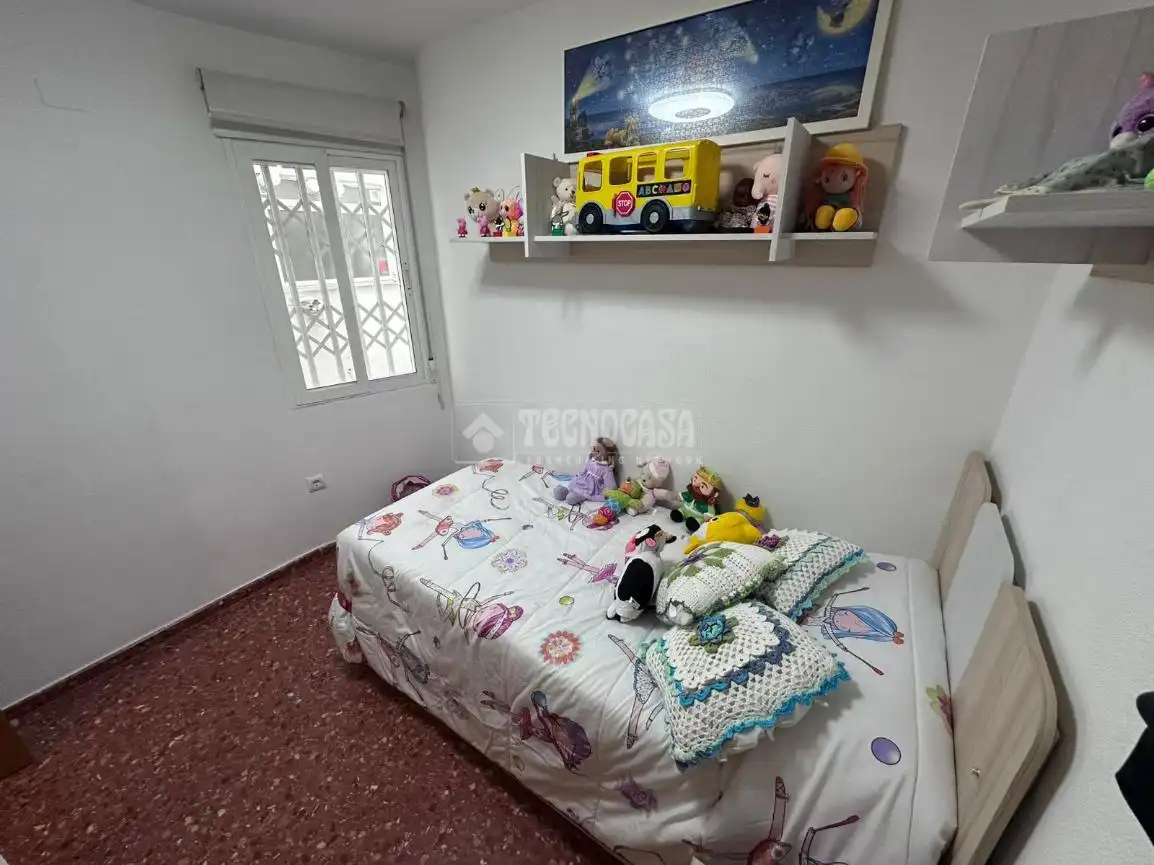 Habitación de Piso en venta en Paterna con Aire acondicionado, Calefacción y Balcón