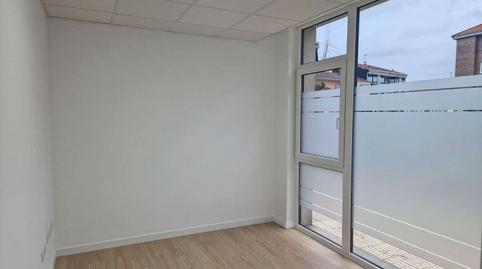 Photo 5 of Premises to rent in Bertamirans, Ames