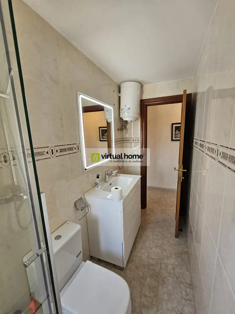 Bathroom of Flat for sale in Benidorm  with Air Conditioner, Terrace and Furnished