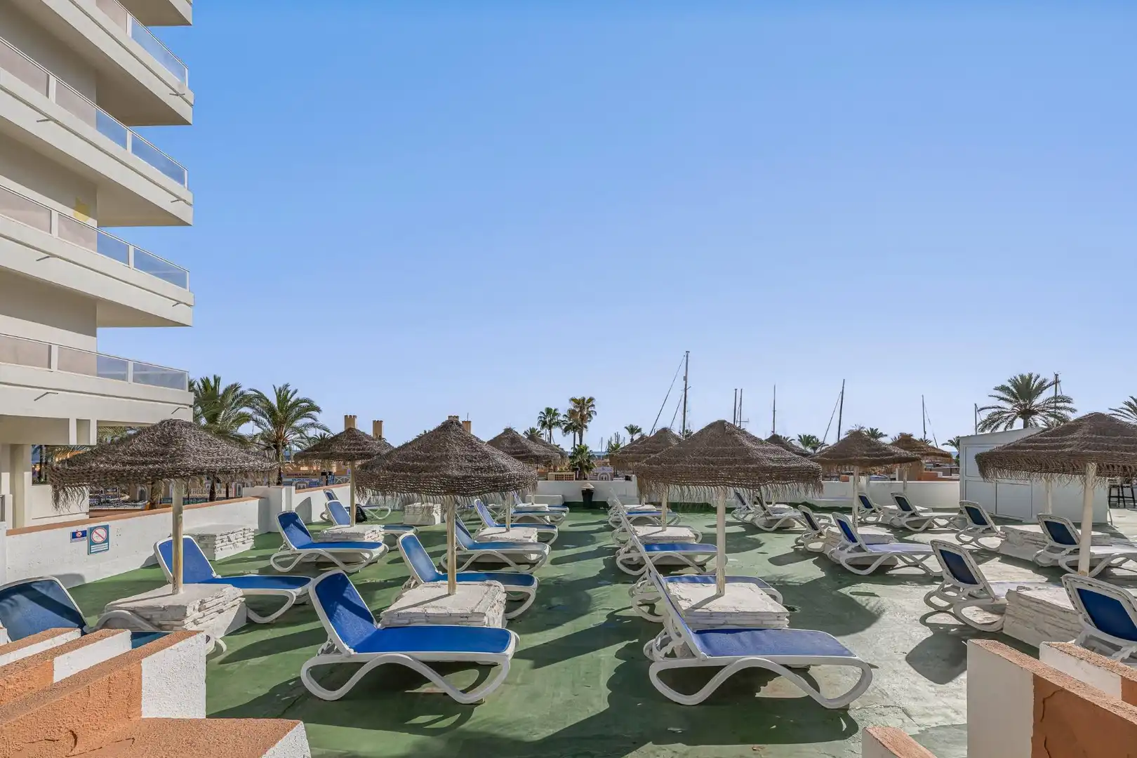Terrassa de Apartament en venda en Fuengirola amb Aire condicionat, Calefacció i Jardí privat