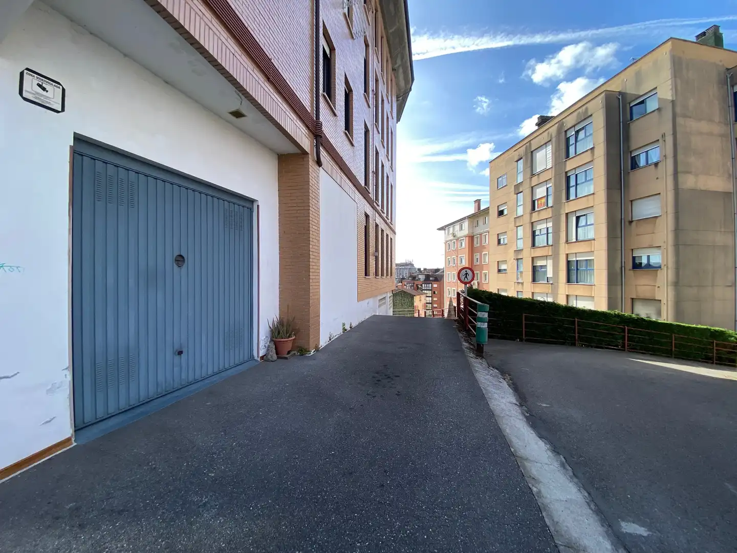 Vista exterior de Pis en venda en Avilés amb Traster i Balcó
