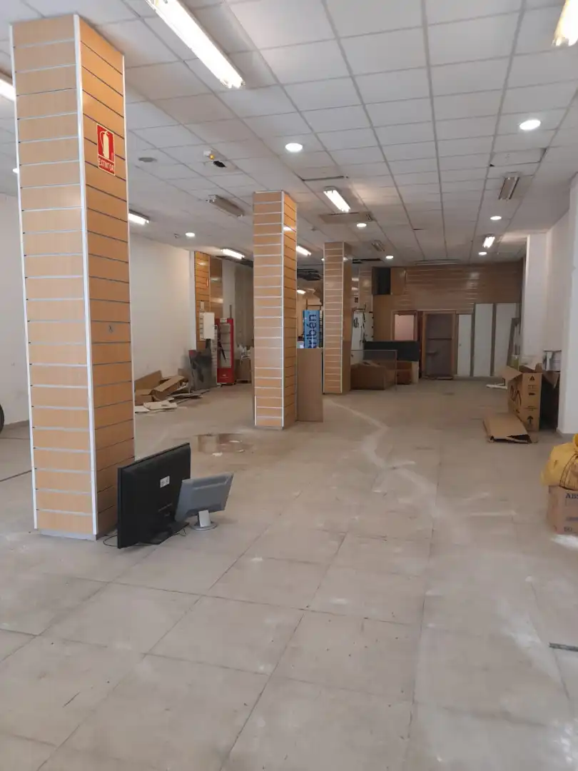 Local comercial en venda a Calle Guadiaro, imagen 3
