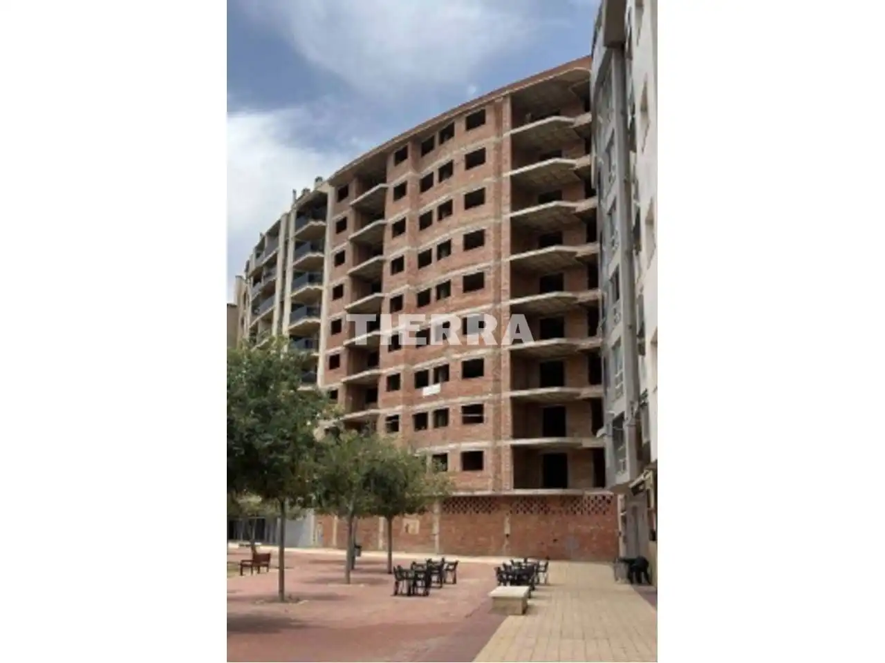 Edifici en venda a Calle brigada paracaidista, Juan Carlos I