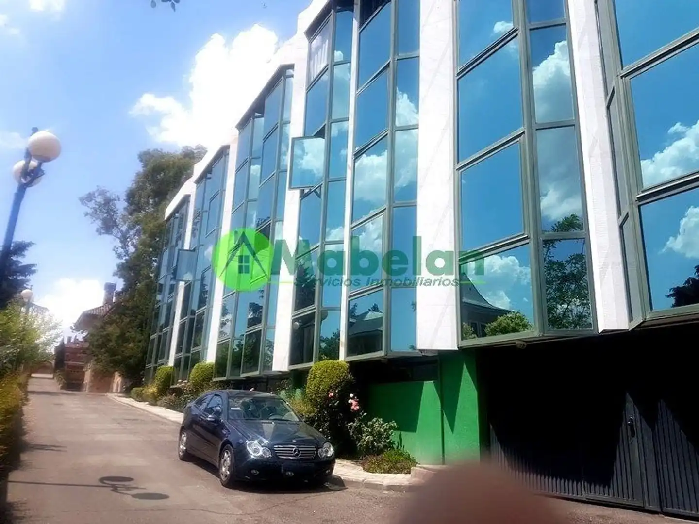 Vista exterior de Oficina de lloguer en Las Rozas de Madrid amb Calefacció