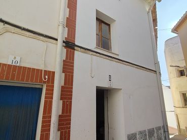 Haus zum Verkauf in Carrer de Dalt 8