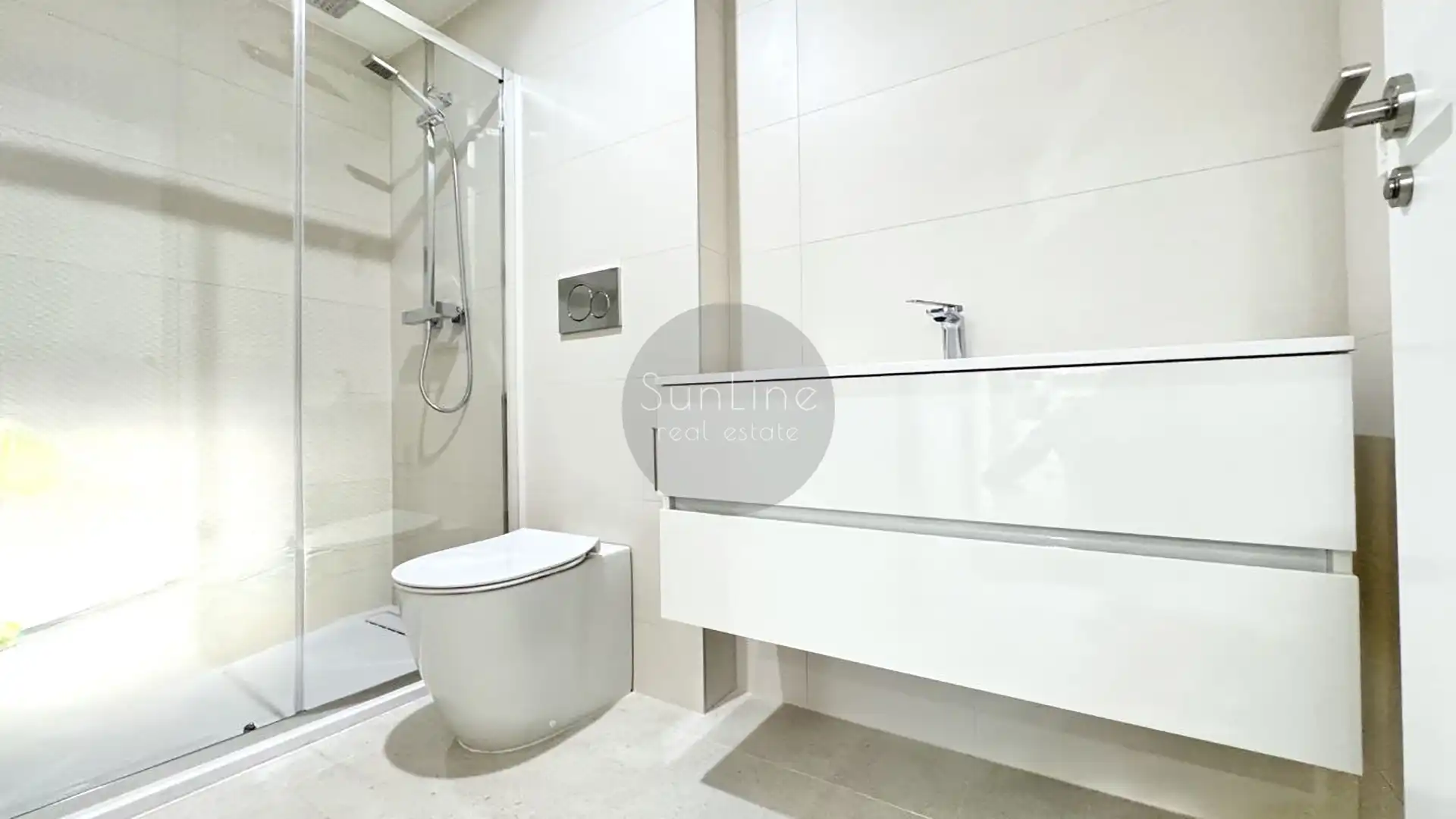 Baño de Piso de alquiler en Torrent con Aire acondicionado y Terraza