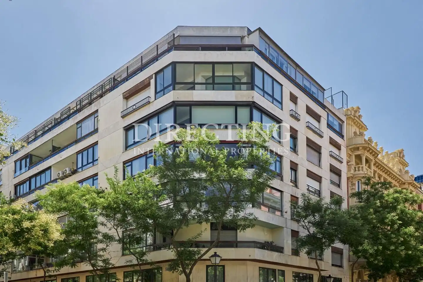 Außenansicht von Wohnung zum Verkauf in Madrid mit Klimaanlage und Heizung