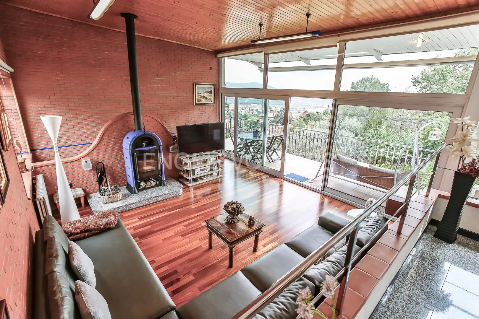 Sala de estar de Casa o chalet en venta en Santa Coloma de Cervelló con Calefacción, Jardín privado y Parquet